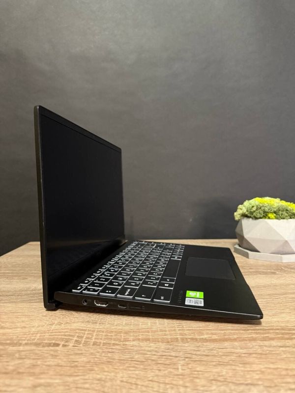 Ультрабук MSI MS-14D1 / 14" (1920x1080) TN / Intel Core i5-10210U (4 (8) ядра по 1.6 - 4.2 GHz) / 8 GB DDR4 / 256 GB SSD / nVidia GeForce MX330, 2 GB GDDR5, 64-bit / WebCam б/в - зображення 4