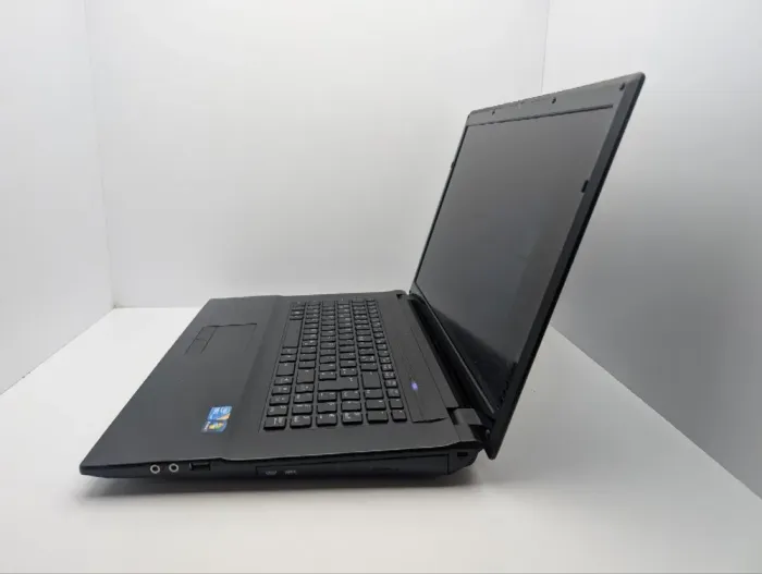 Ноутбук Terra Mobile 1748 / 17.3" (1600x900) TN / Intel Core i3-2330M (2 (4) ядра по 2.2 GHz) / 6 GB DDR3 / 240 GB SSD / Intel HD Graphics 3000 / WebCam б/в - зображення 6