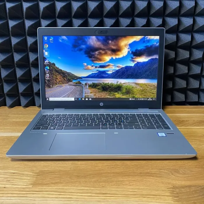 Ноутбук HP ProBook 650 G4 / 15.6" (1920x1080) IPS / Intel Core i5-8250U (4 (8) ядра по 1.6 - 3.4 GHz) / 16 GB DDR4 / 256 GB SSD + 320 GB HDD / Intel HD Graphics 620 / WebCam б/в - зображення 2