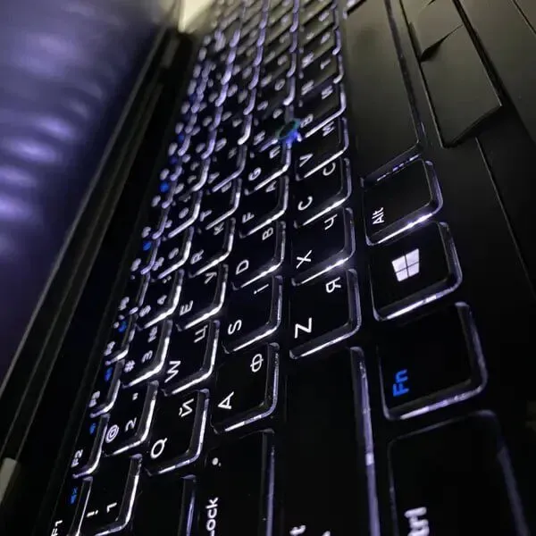 Ноутбук Б-клас Dell Latitude 5580 / 15.6" (1920x1080) IPS / Intel Core i5-6440HQ (4 ядра по 2.6 - 3.5 GHz) / 16 GB DDR4 / 512 GB SSD / nVidia GeForce 940MX, 2 GB GDDR5, 64-bit / HDMI / WebCam б/в - зображення 6