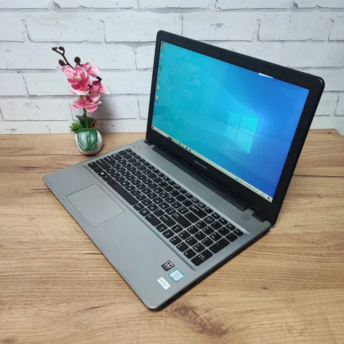Ноутбук Б-клас Medion Akoya E6424 / 15.6" (1920x1080) TN / Intel Core i5-6267U (2 (4) ядра по 2.9 - 3.3 GHz) / 12 GB DDR3 / 128 GB SSD + 1000 GB HDD / Intel Iris Graphics 550 / WebCam б/в - зображення 4