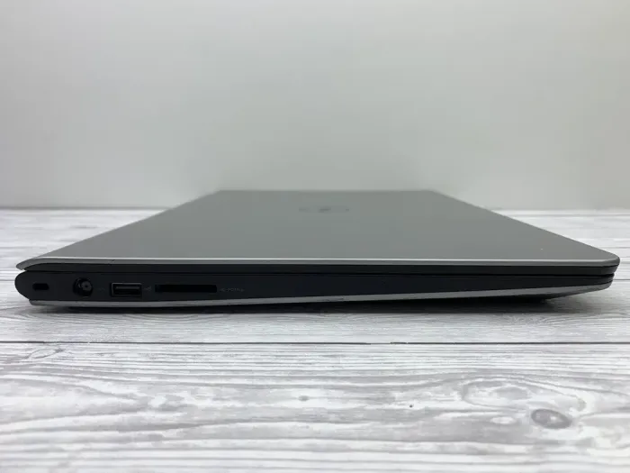 Ноутбук Б-клас Dell Inspiron 15 5547 / 15.6" (1366x768) TN / Intel Core i7-5500U (2 (4) ядра по 2.4 - 3.0 GHz) / 8 GB DDR3 / 240 GB SSD / AMD Radeon R7 M265, 4 GB GDDR3, 128-bit / WebCam б/в - зображення 4