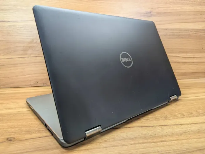 Ноутбук Dell Inspiron 15-7568 / 15.6" (1920x1080) IPS / Intel Core i5-6200U (2 (4) ядра по 2.3 - 2.8 GHz) / 8 GB DDR3 / 240 GB SSD / Intel HD Graphics 520 / WebCam / Windows 10 б/в - зображення 7