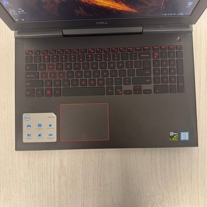 Ігровий ноутбук Dell G5 5587 / 15,6" (1920x1080) IPS / Intel Core i7-8750H (6 (12) ядра по 2,2 - 4,1 ГГц) / 8 ГБ DDR4 / 256 ГБ SSD / nVidia GeForce GTX 1050 Ti, 4 ГБ GDDR5, 128-біт / Веб-камера б/в - зображення 3