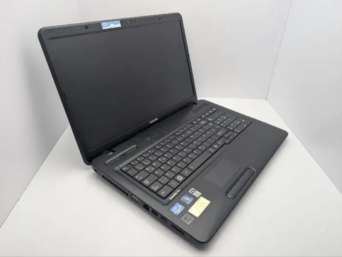 Ноутбук Toshiba Satellite Pro L770 / 17.3" (1600x900) TN / Intel Core i3-2330M (2 (4) ядра по 2.2 GHz) / 6 GB DDR3 / 500 GB HDD / Intel HD Graphics 3000 / WebCam / DVD-ROM б/в - зображення 6