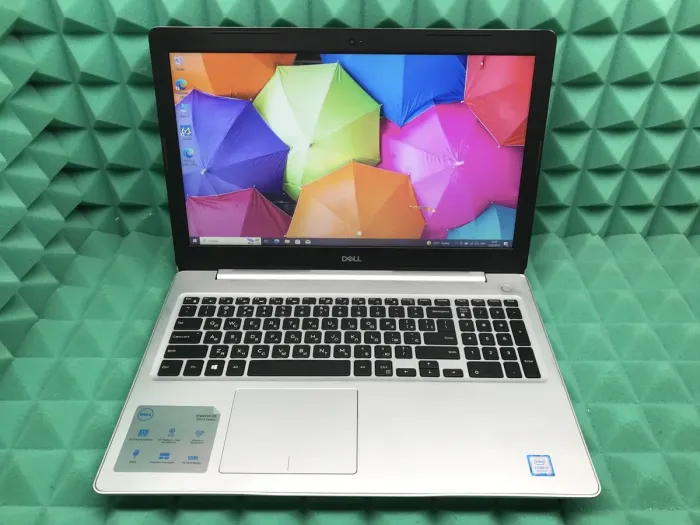 Ноутбук Dell Inspiron 5570 / 15.6" TN / Intel Core i5-8250U (4(8) ядра по 1.6-3.4 GHz) / 8GB DDR4 / 256GB SSD / UHD Graphics 620 / WebCam / USB 3.1 / HDMI / Win 10 б/в - зображення 2