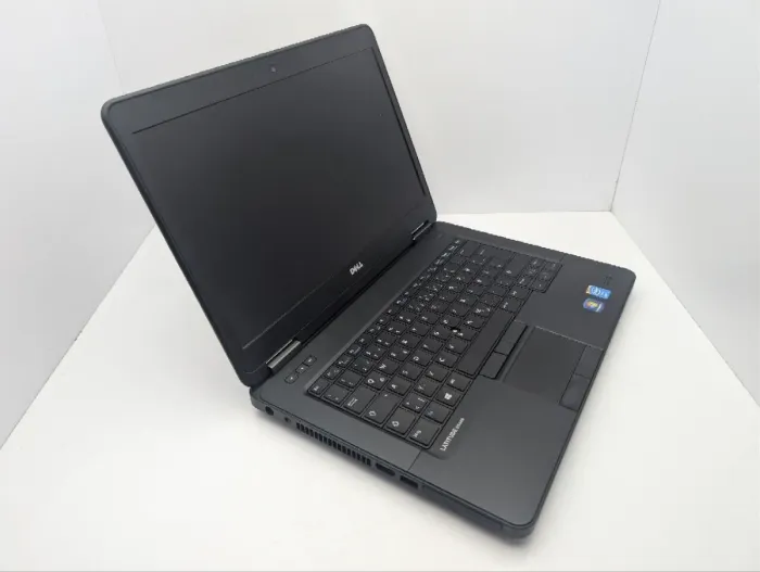 Ноутбук Dell Latitude E5440 / 14" (1366x768) TN / Intel Core i5-4200U (2 (4) ядра по 1.6 - 2.6 GHz) / 8 GB DDR3 / 120 GB SSD / Intel HD Graphics 4400 / WebCam / DVD-ROM б/в - зображення 6