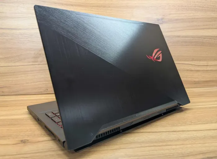 Ігровий ноутбук Asus Zephyrus GM501GS / 15.6" (1920x1080) IPS / Intel Core i7-8750H (6 (12) ядер по 2.2 - 4.1 GHz) / 32 GB DDR4 / 2000 GB SSD / nVidia GeForce GTX 1070, 8 GB GDDR5, 256-bit / WebCam / Windows 10 б/в - зображення 7