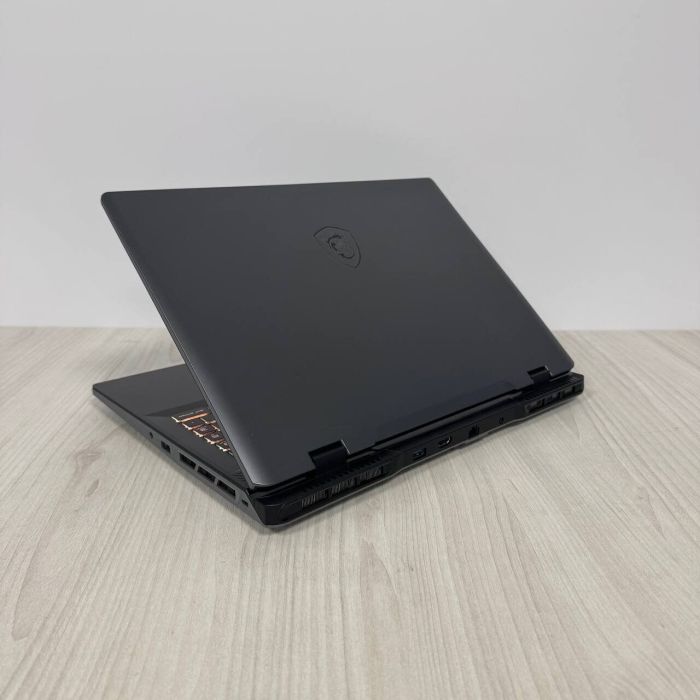 Ігровий ноутбук Б-клас MSI Sword 16 HX B13VGKG / 16" (2560x1600) IPS / Intel Core i7-13700HX (16 (24) ядер по 2.1 - 5.0 GHz) / 32 GB DDR5 / 1000 GB SSD NVMe / nVidia GeForce RTX 4070, 8 GB GDDR6, 128-bit б/в - зображення 6