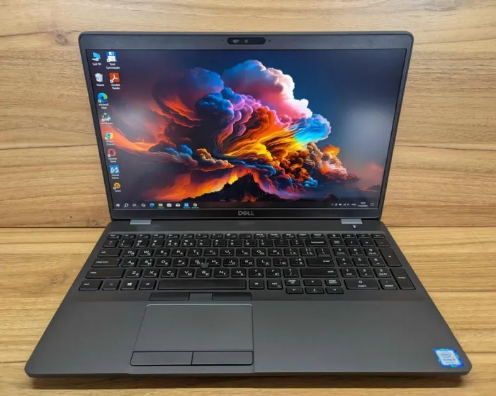 Ультрабук Dell Latitude 5500 / 15.6" (1920x1080) IPS / Intel Core i5-8265U (4 (8) ядра по 1.6 - 3.9 GHz) / 16 GB DDR4 / 256 GB SSD / Intel UHD Graphics 620 / WebCam / HDMI / Windows 10 б/в - зображення 2