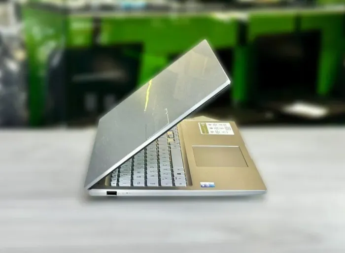 Ультрабук Asus Vivobook F1504Z / 15.6" (1920x1080) IPS / Intel Core i5-1235U (10 (12) ядер по 3.3 - 4.4 GHz) / 16 GB DDR4 / 512 GB SSD M.2 / Intel Iris Xe Graphics / WebCam / Win 11 Home б/в - зображення 5