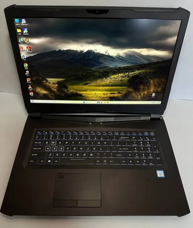 Ігровий ноутбук Clevo PA71ES / 17.3" (1920x1080) IPS / Intel Core i7-8750H (6 (12) ядер по 2.2 - 4.1 GHz) / 32 GB DDR4 / 256 GB SSD + 1000 GB HDD / nVidia GeForce GTX 1070, 8 GB GDDR5, 256-bit / WebCam б/в - зображення 2