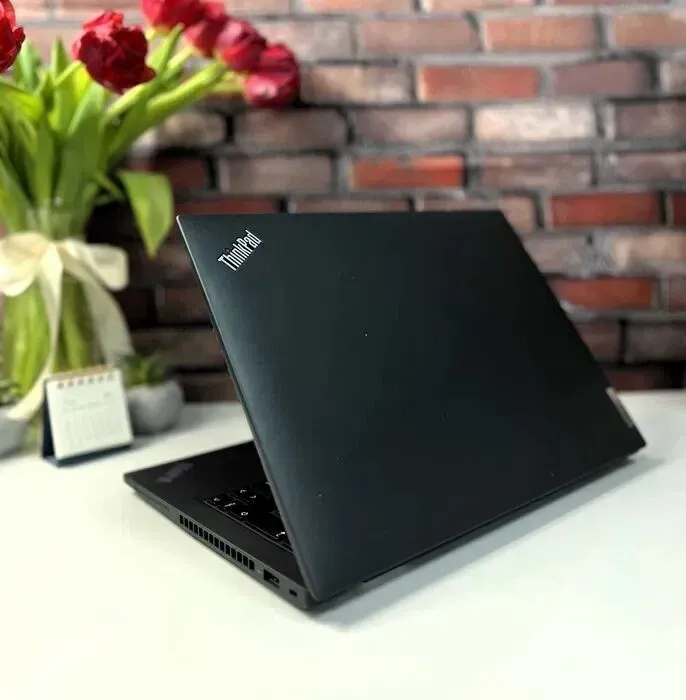 Ультрабук Lenovo ThinkPad T14 Gen 3 / 14" (1920x1080) IPS / AMD Ryzen 5 Pro 6650U (6 (12) ядер по 2.9 - 4.5 GHz) / 16 GB DDR4 / 256 GB SSD M.2 / AMD Radeon 660M Graphics / WebCam б/в - зображення 6