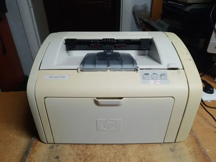 Принтер Б-клас HP LaserJet 1018 / Лазерний монохромний друк / 600x600 dpi / A4 / 12 стор / хв / USB 2.0 б/в - изображение 3
