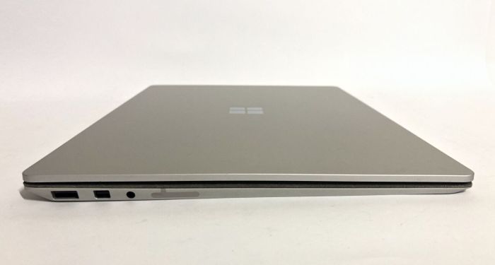 Ультрабук Microsoft Surface Laptop 2 1769 / 13.5" (2256x1504) IPS Touch / Intel Core i5-8350U (4 (8) ядра по 1.7 - 3.6 GHz) / 8 GB DDR4 / 256 GB SSD NVMe / Intel UHD Graphics 620 / WebCam / Win 11 Pro б/в - зображення 4