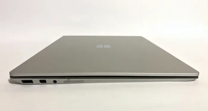 Ультрабук Microsoft Surface Laptop 2 1769 / 13.5" (2256x1504) IPS Touch / Intel Core i5-8350U (4 (8) ядра по 1.7 - 3.6 GHz) / 8 GB DDR4 / 256 GB SSD NVMe / Intel UHD Graphics 620 / WebCam / Win 11 Pro б/в - зображення 4