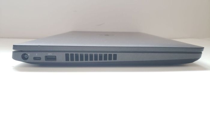 Мобільна робоча станція Dell Precision 3541 / 15,6" (1920x1080) IPS / Intel Core i7-9750H (6 (12) ядер по 2,6 - 4,5 ГГц) / 32 ГБ DDR4 / 512 ГБ SSD / nVidia Quadro P620, 4 ГБ GDDR5, 128-біт / WebCam б/в - зображення 4