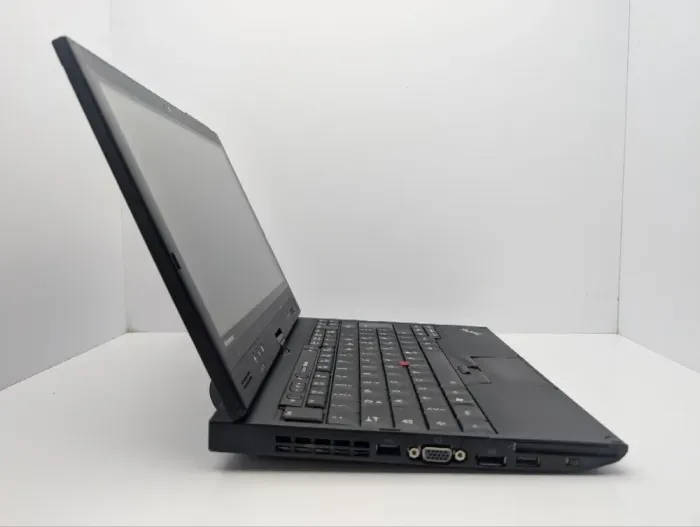 Нетбук Lenovo ThinkPad X220 / 12.5" (1366x768) TN Touch / Intel Core i7-2620M (2 (4) ядра по 2.7 - 3.4 GHz) / 8 GB DDR3 / 120 GB SSD / Intel HD Graphics 3000 / WebCam б/в - зображення 6