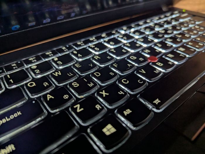 Ультрабук Lenovo ThinkPad T470 / 14" (1920x1080) IPS / Intel Core i5-6300U (2 (4) ядра по 2.4 - 3.0 GHz) / 8 GB DDR4 / 256 GB SSD / Intel HD Graphics 520 / Fingerprint / WebCam / Windows 10 б/в - зображення 6