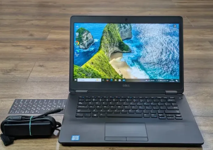 Ультрабук Dell Latitude E7470 / 14" (1920x1080) IPS / Intel Core i5-6300U (2 (4) ядра по 2.4 - 3.0 GHz) / 8 GB DDR4 / 256 GB SSD / Intel HD Graphics 520 / WebCam б/в - зображення 2