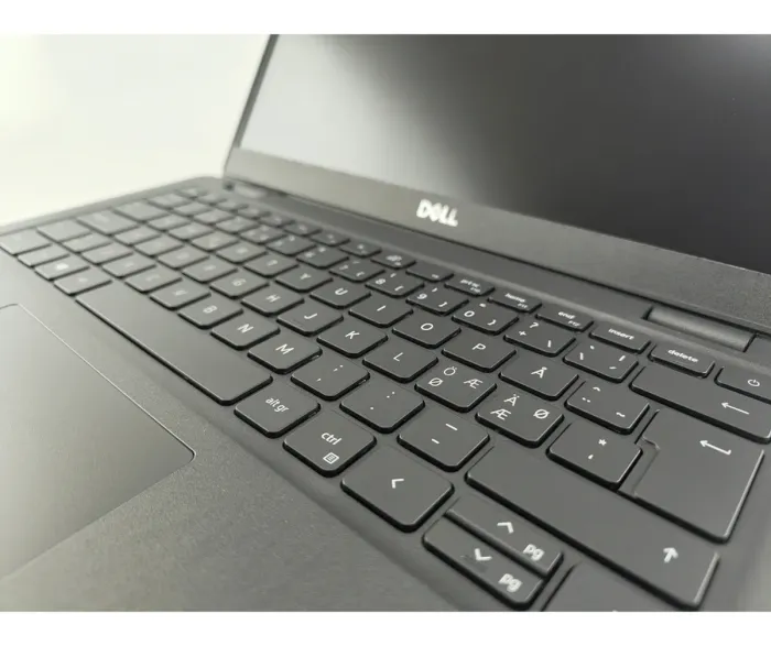 Ультрабук Dell Latitude 3420 / 14" (1366x768) TN / Intel Core i5-1135G7 (4 (8) ядра по 2.4 - 4.2 GHz) / 16 GB DDR4 / 240 GB SSD / Intel Iris Xe Graphics / WebCam б/в - зображення 3