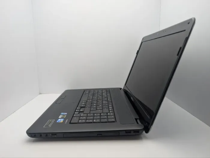 Ноутбук Medion Akoya P7618 / 17.3" (1600x900) TN / Intel Core i5-480M (2 (4) ядра по 2.66 - 2.93 GHz) / 6 GB DDR3 / 1000 GB HDD / nVidia GeForce GT 540M, 1 GB GDDR3, 128-bit / WebCam / DVD-ROM б/в - зображення 5