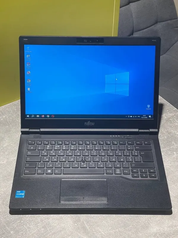 Ноутбук Fujitsu LifeBook E5411 / 14" (1920x1080) IPS / Intel Core i3-1115G4 (2 (4) ядра по 1.7 - 4.1 GHz) / 8 GB DDR4 / 240 GB SSD / Intel UHD Graphics / WebCam / 4G б/в - зображення 2