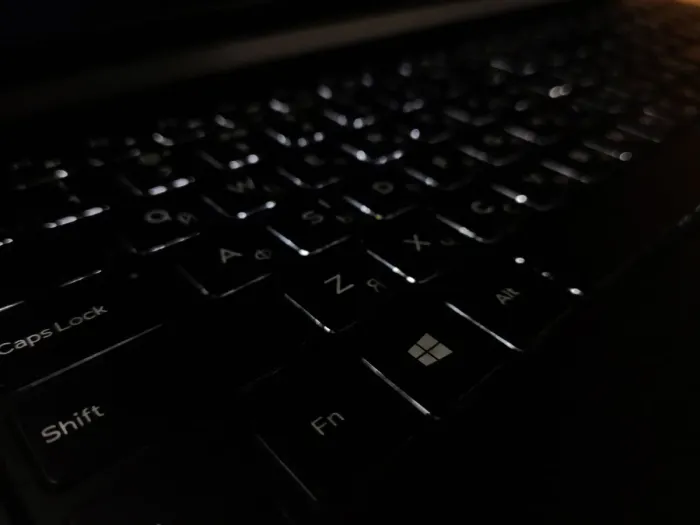 Ноутбук Б-клас Dell Inspiron 15-5547 / 15.6" (1366x768) TN / Intel Core i5-4210U (2 (4) ядра по 1.7 - 2.7 GHz) / 8 GB DDR3 / 256 GB SSD / Intel HD Graphics 4400 / WebCam / Windows 10 б/в - зображення 6