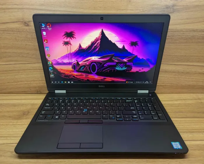 Ноутбук Dell Latitude E5570 / 15.6" (1920x1080) IPS / Intel Core i7-6600U (2 (4) ядра по 2.6 - 3.4 GHz) / 16 GB DDR4 / 512 GB SSD / AMD Radeon R7 M360, 2 GB DDR3, 64-bit / WebCam / Windows 10 б/в - зображення 2