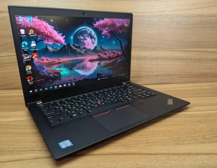 Ультрабук Lenovo ThinkPad T480s / 14" (1920x1080) IPS Touch / Intel Core i7-8650U (4 (8) ядра по 1.9 - 4.2 GHz) / 24 GB DDR4 / 480 GB SSD / Intel UHD Graphics 620 / WebCam / TouchID / Windows 10 б/в - зображення 4