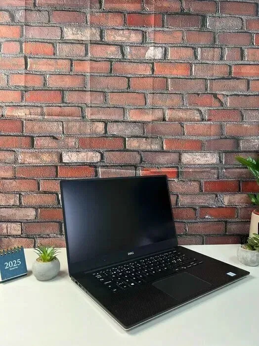 Мобільна робоча станція Dell Precision 5520 / 15.6" (1920x1080) IPS / Intel Core i7-7820HQ (4 (8) ядра по 2.9 - 3.9 GHz) / 32 GB DDR4 / 512 GB SSD / nVidia Quadro M1200, 4 GB GDDR5, 128-bit / WebCam б/в - зображення 2