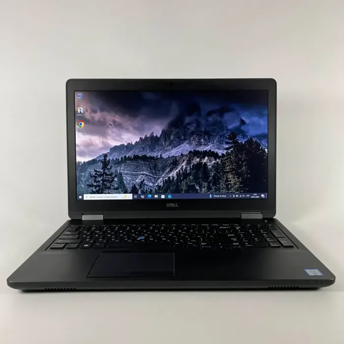 Ноутбук Б-клас Dell Latitude E5570 / 15.6" (1366x768) TN / Intel Core i5-6300HQ (4 ядра по 2.3 - 3.2 GHz) / 8 GB DDR4 / 128 GB SSD / Intel HD Graphics 520 / WebCam / SIM б/в - зображення 2