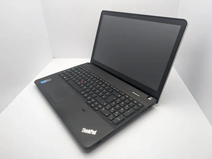 Ноутбук Lenovo ThinkPad Edge E540 / 15.6" (1366x768) TN Touch / Intel Core i7-4712MQ (4 (8) ядра по 2.3 - 3.3 GHz) / 8 GB DDR3 / 256 GB SSD / Intel HD Graphics 4600 / WebCam / Без АКБ б/в - зображення 4