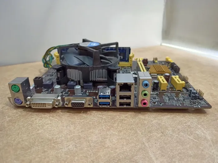 Комплект: Материнська плата Asus H81M-K / LGA1150 / Intel Core i5-4570 (4 ядра по 3.2 - 3.6 GHz) / 8 GB DDR3 + Кулер б/в - зображення 3