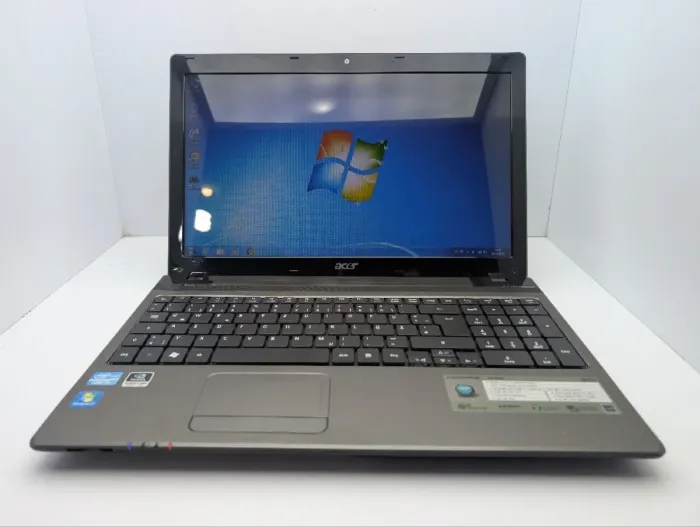 Ноутбук Acer Aspire 5750G / 15.6" (1366x768) TN / Intel Core i5-2430M (2 (4) ядра по 2.4 - 3.0 GHz) / 8 GB DDR3 / 750 GB HDD / nVidia GeForce GT 520M, 1 GB GDDR3, 64-bit / WebCam / DVD-ROM б/в - изображение 2