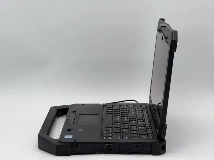 Захищений ноутбук-трансформер Dell Latitude 12 Rugged Extreme 7214 / 11.6" (1366x768) IPS Touch / Intel Core i5-6300U (2 (4) ядра по 2.4 - 3.0 GHz) / 16 GB DDR4 / 240 GB SSD / Intel HD Graphics 520 / WebCam б/в - зображення 3