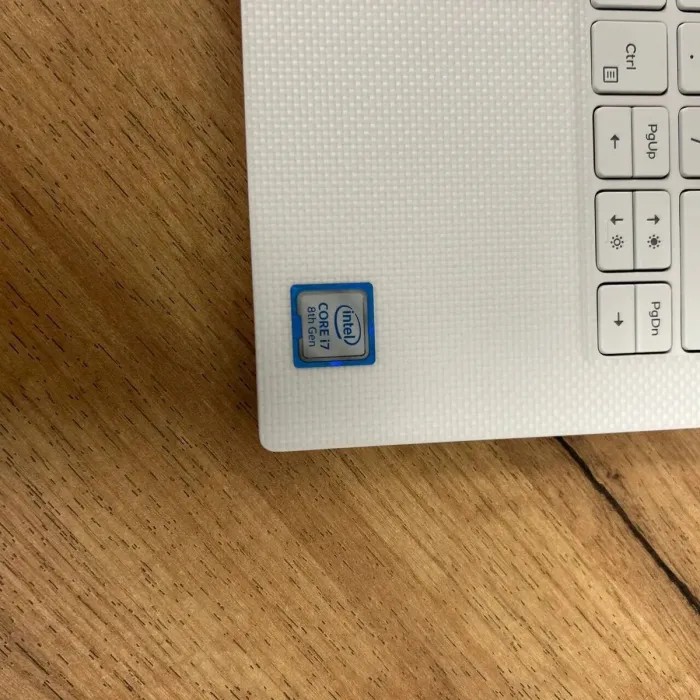 Ультрабук Dell XPS 9370 Rose Gold / 13.3" (3840x2160) IPS Touch / Intel Core i7-8550U (4 (8) ядра по 1.8 - 4.0 GHz) / 8 GB DDR4 / 256 GB SSD / Intel UHD Graphics 620 / WebCam б/в - зображення 8