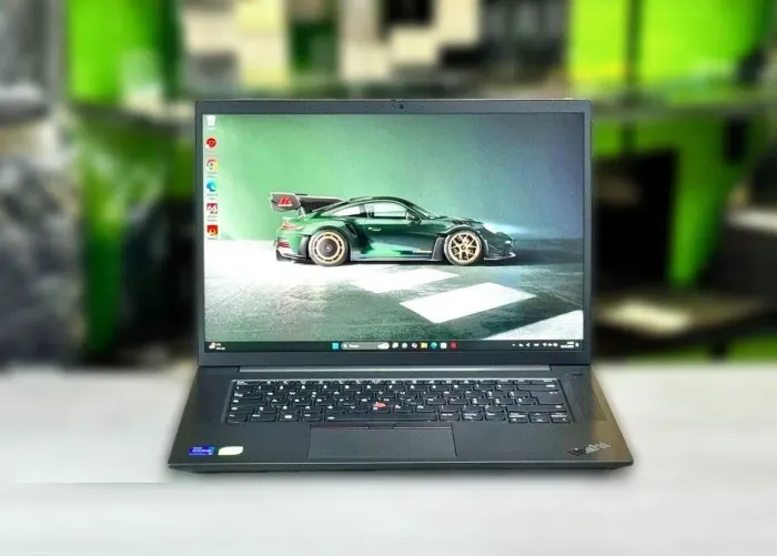 Ігровий ультрабук Б-клас Lenovo ThinkPad P1 Gen 6 / 16" (2560x1600) IPS / Intel Core i7-13700H (14 (20) ядер по 3.7 - 5.0 GHz) / 32 GB DDR5 / 1000 GB SSD M.2 / nVidia RTX 2000 Ada, 8 GB GDDR6, 128-bit / WebCam / Win 11 Pro б/в - зображення 2