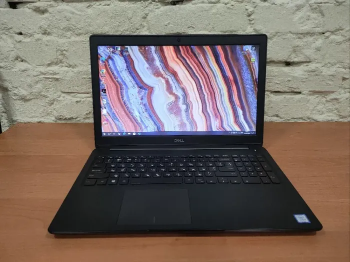 Ноутбук Dell Latitude 3500 / 15.6" (1920x1080) TN / Intel Core i5-8250U (4 (8) ядра по 1.6 - 3.4 GHz) / 16 GB DDR4 / 240 GB SSD / Intel UHD Graphics 620 / WebCam б/в - зображення 2