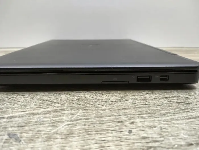 Нетбук Б-клас Dell Latitude E5250 / 12.5" (1366x768) TN / Intel Core i5-5300U (2 (4) ядра по 2.3 - 2.9 GHz) / 8 GB DDR3 / 120 GB SSD / Intel HD Graphics 5500 / WebCam / HDMI б/в - зображення 6