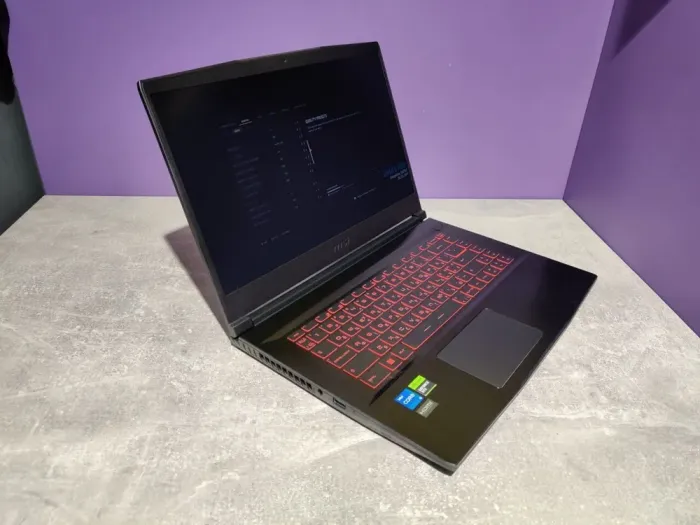 Ігровий ноутбук MSI GF63 Thin 12VE-1645NEU / 15.6" (1920x1080) IPS / Intel Core i5-12450H (8 (12) ядер по 3.3 - 4.4 GHz) / 16 GB DDR4 / 480 GB SSD / nVidia GeForce RTX 4050, 6 GB GDDR6, 96-bit / WebCam б/в - зображення 3