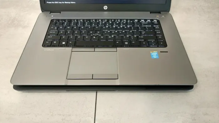 Ноутбук HP Elitebook 850 G1 / 15.6" (1920х1080) TN / Intel Core i5-4300U (2 (4) ядра по 1.9 - 2.9 GHz) / 16 GB DDR3 / 256 GB SSD / Intel HD Graphics 4400 / WebCam б/в - зображення 3