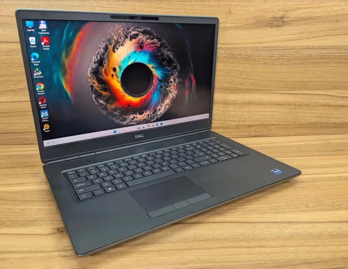 Мобільна робоча станція Dell Precision 7760 / 17.3" (3840x2160) IPS / Intel Xeon W-11855M (6 (12) ядер по 3.2 - 4.9 GHz) / 32 GB DDR4 / 1000 GB SSD / nVidia RTX A4000, 8 GB GDDR6, 256-bit / WebCam / Windows 11 б/в - зображення 4