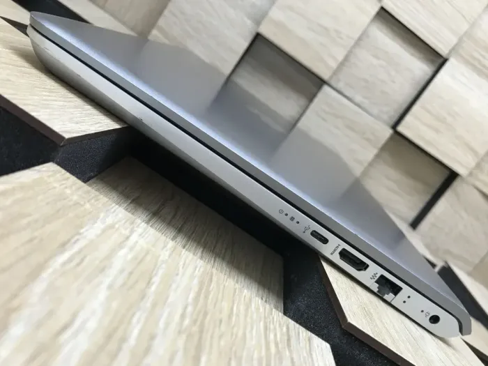 Ультрабук Б-клас HP Pavilion 14-bk091st / 14" (1366x768) TN / Intel Core i5-7200U (2 (4) ядра по 2.5 - 3.1 GHz) / 8 GB DDR4 / 256 GB SSD / Intel HD Graphics 620 / WebCam б/в - зображення 8