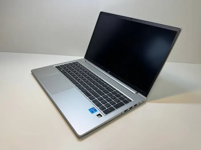 Ультрабук HP EliteBook 650 G9 / 15.6" (1920x1080) IPS / Intel Core i5-1245U (10 (12) ядер по 1.2 - 4.4 GHz) / 16 GB DDR4 / 256 GB SSD / Intel Iris Xe Graphics / WebCam / TouchID б/в - зображення 4