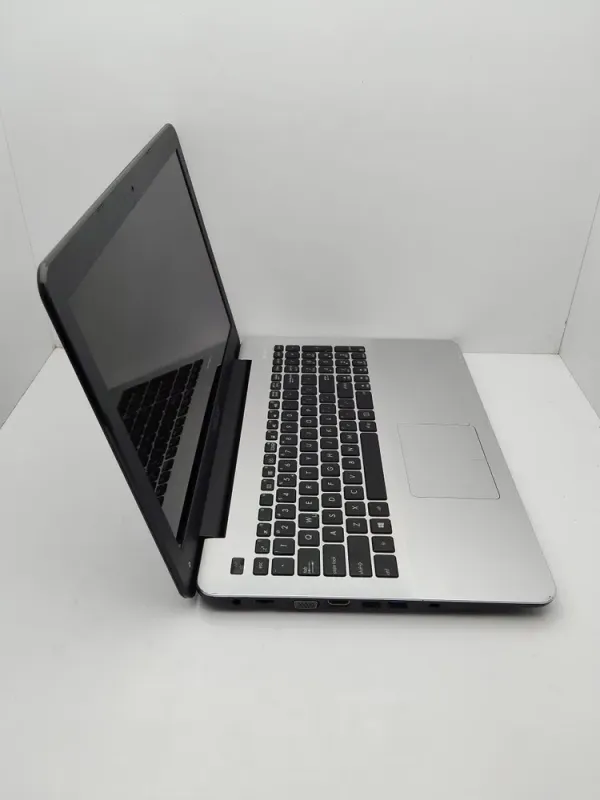 Ноутбук Asus X555 / 15.6" (1366x768) TN / Intel Core i5-5200U (2 (4) ядра по 2.2 - 2.7 GHz) / 8 GB DDR3 / 120 GB SSD / Intel HD Graphics 5500 / WebCam б/в - зображення 4