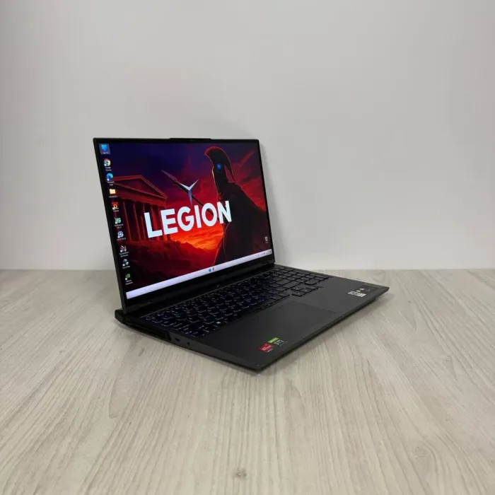 Ігровий ноутбук Lenovo Legion 5 Pro 16ACH6H / 16" (2560x1600) IPS / AMD Ryzen 9 5900HX (8 (16) ядер по 3,3 - 4,6 ГГц) / 32 ГБ DDR4 / 512 ГБ SSD NVMe / nVidia GeForce RTX 3070, 8 ГБ GDDR6, 256-біт / WebCam б/в - зображення 4
