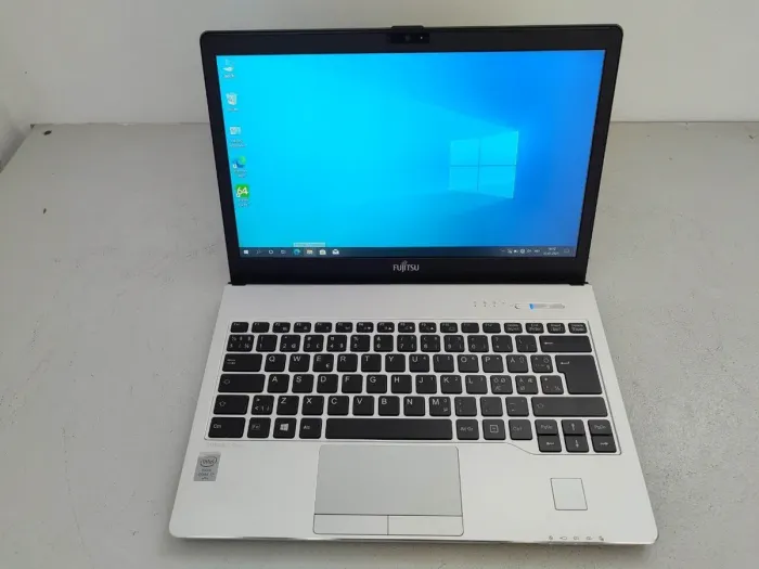 Ультрабук Fujitsu LifeBook S935 / 13.3" (1920x1080) IPS / Intel Core i7-5600U (2 (4) ядра 2.6 - 3.2 GHz) / 8 GB DDR3 / 128 GB SSD / Intel HD Graphics 5500 / WebCam / VGA / АКБ не тримає заряд б/в - зображення 2