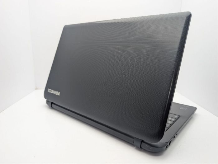 Ноутбук Toshiba Satellite C55D-B / 15.6" (1366x768) TN / AMD A6-6310 (4 ядра по 1.8 - 2.4 GHz) / 8 GB DDR3 / 120 GB SSD / AMD Radeon R4 Graphics / WebCam б/в - зображення 8