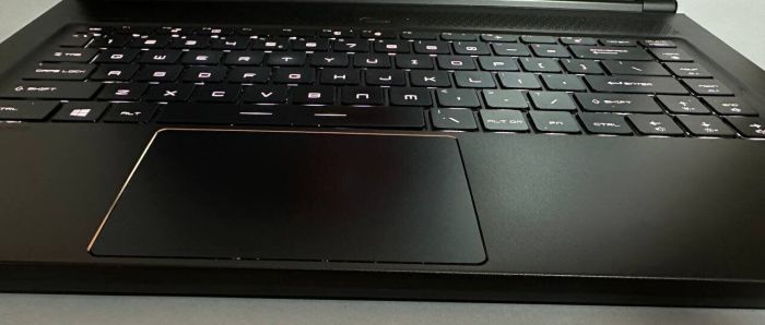 Ігровий ноутбук Б-клас MSI GS65 Stealth Thin 8RF / 15.6" (1920x1080) IPS / Intel Core i7-8750H (6 (12) ядер по 2.2 - 4.1 GHz) / 32 GB DDR4 / 512 GB SSD / nVidia GeForce GTX 1070 Max-Q, 8 GB GDDR5, 256-bit / WebCam / Win 11 Pro б/в - зображення 10